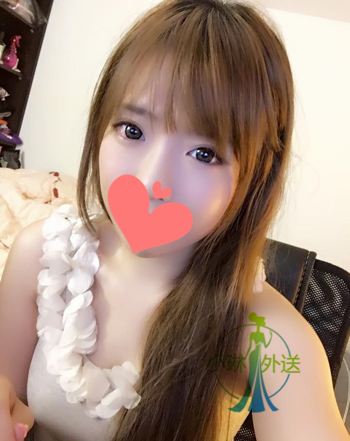 中  小艾.jpg